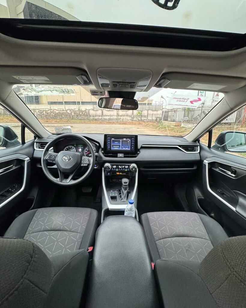 2020 Toyota RAV4 XLE