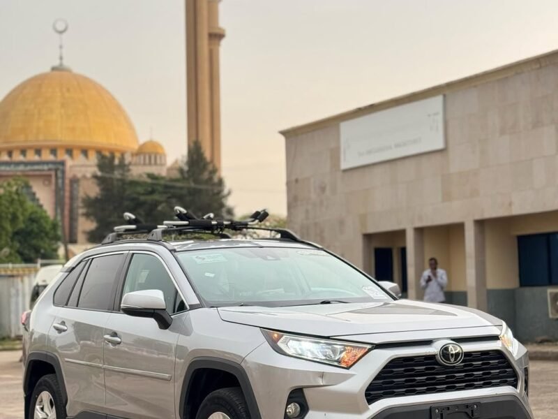 2020 Toyota RAV4 XLE