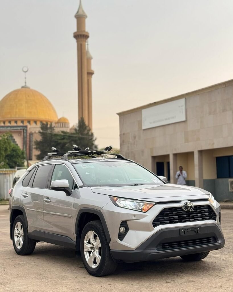 2020 Toyota RAV4 XLE