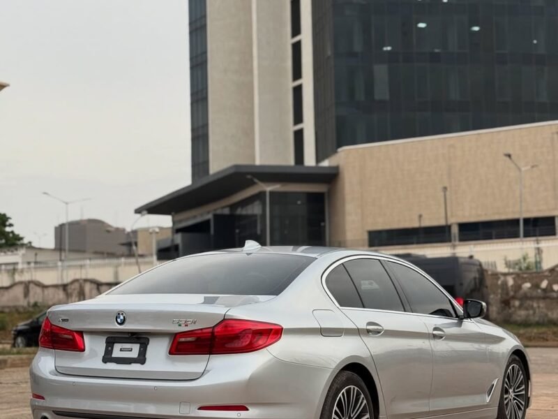 2019 BMW 530i