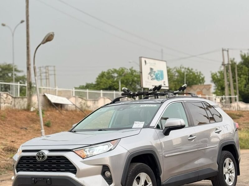 2020 Toyota RAV4 XLE