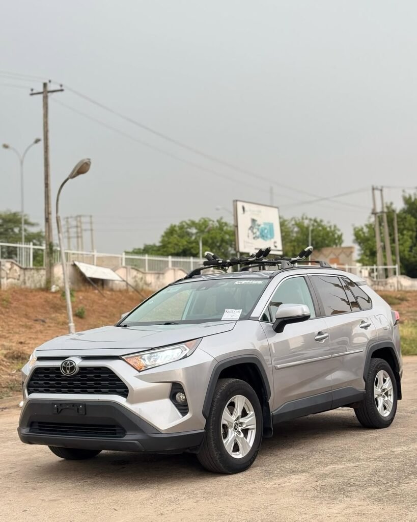 2020 Toyota RAV4 XLE