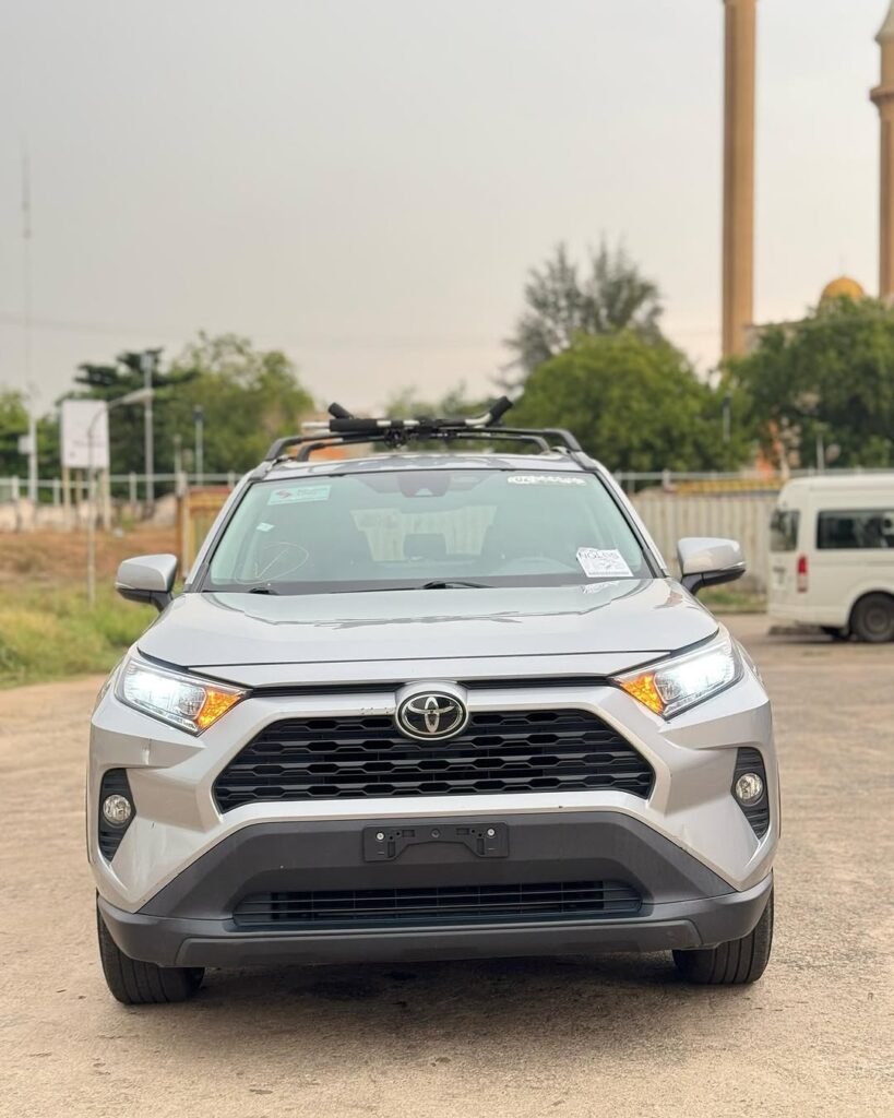 2020 Toyota RAV4 XLE