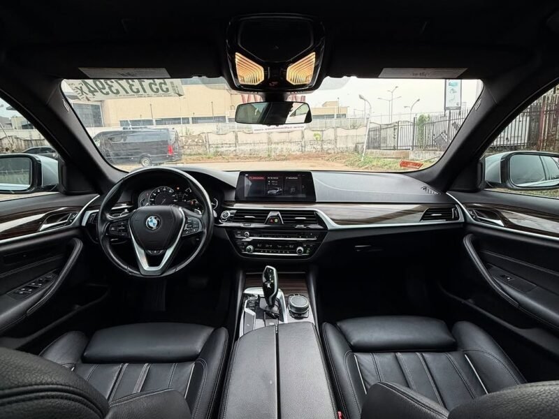 2019 BMW 530i