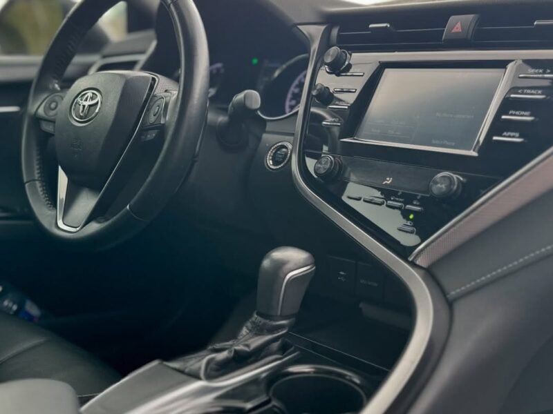 2019 Toyota Camry SE