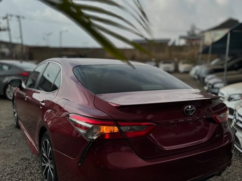 2019 Toyota Camry SE