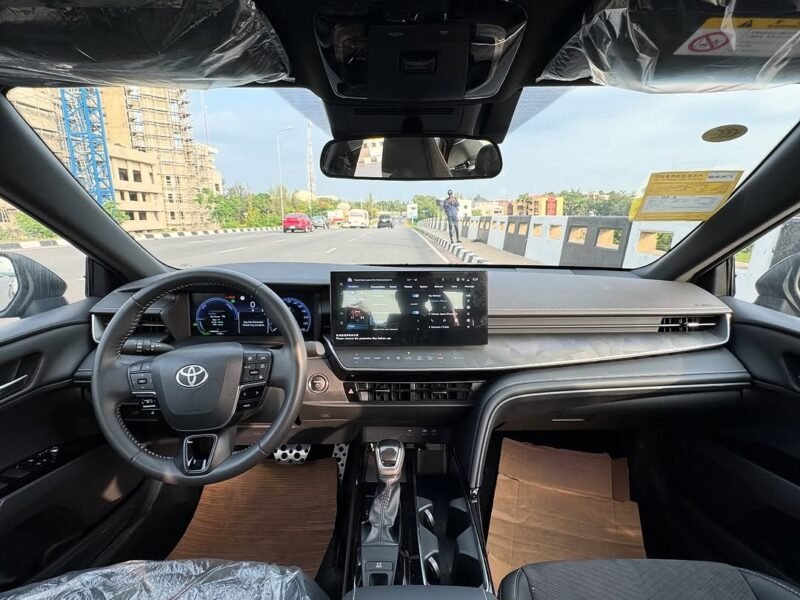 Brand New 2025 Toyota Camry 2.0S HEV
